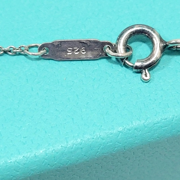 Tiffany &Co Filigree Heart Flower Padlock Pendant/necklace 16" - Picture 9 of 16